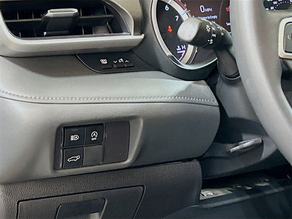 Used 2023 Toyota Highlander XLE image 8