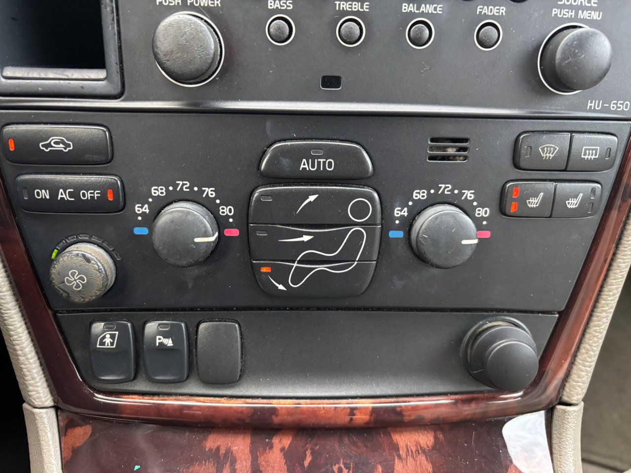 Used 2007 Volvo V70 2.4 image 14