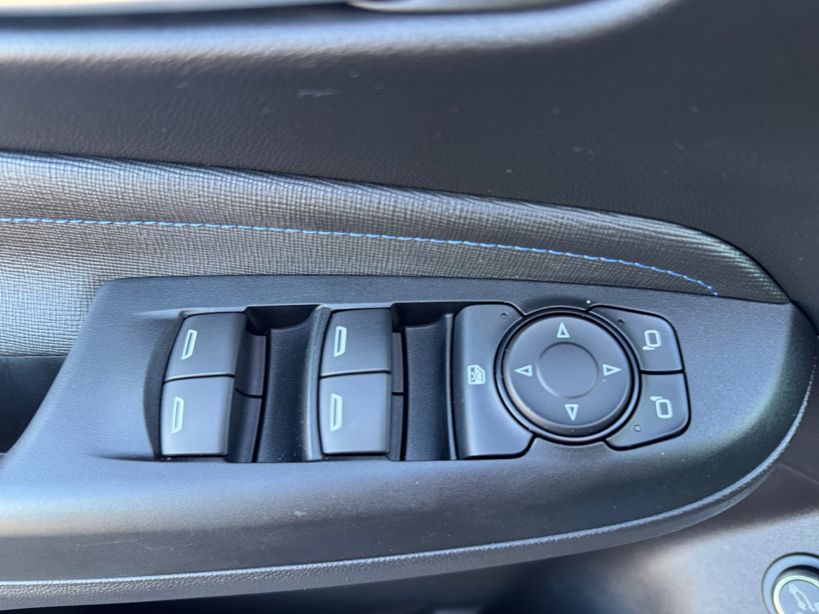 Used 2025 Buick Envista Sport Touring w/ Convenience I Package image 13