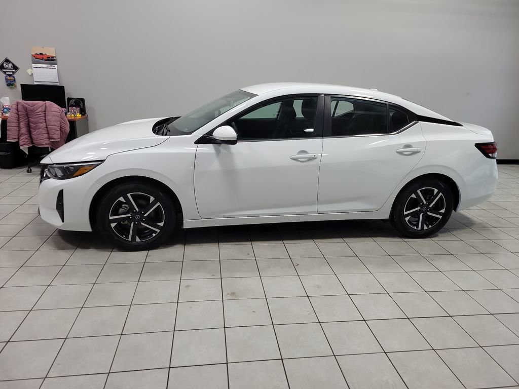 Used 2025 Nissan Sentra SV image 4