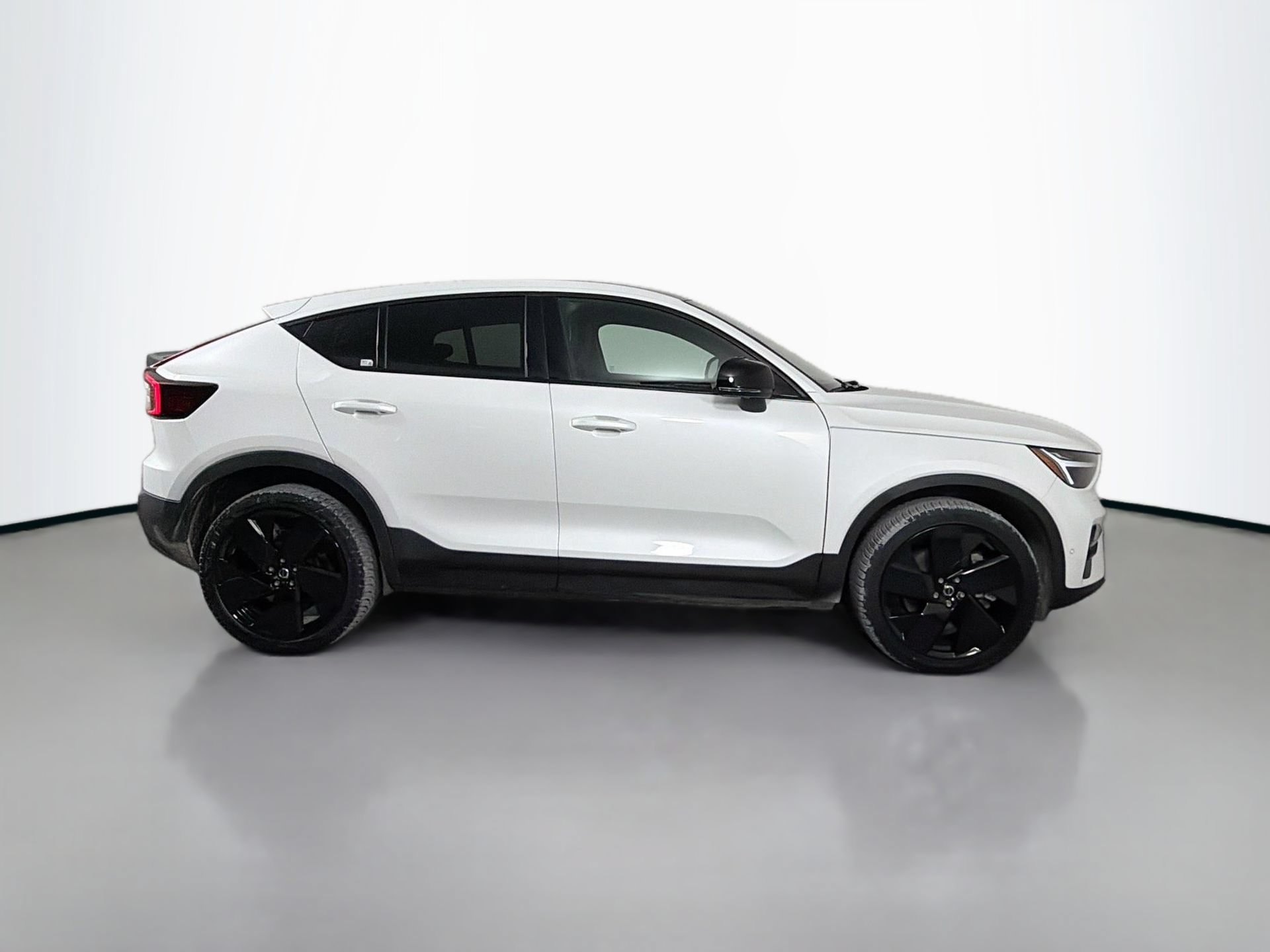 Certified 2023 Volvo C40 P8 Recharge Ultimate w/ Protection Package Premier AWD/4WD image 5