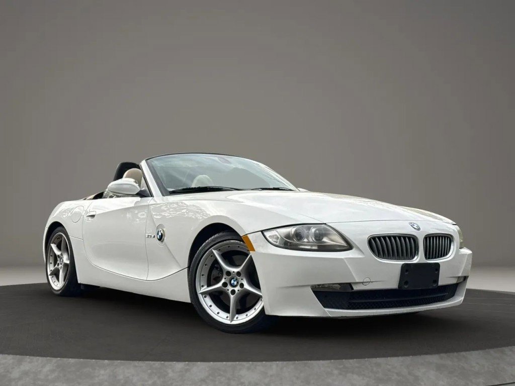 Used 2006 BMW Z4 3.0si RWD image 2