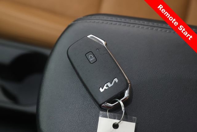 Used 2024 Kia Seltos EX AWD/4WD image 3