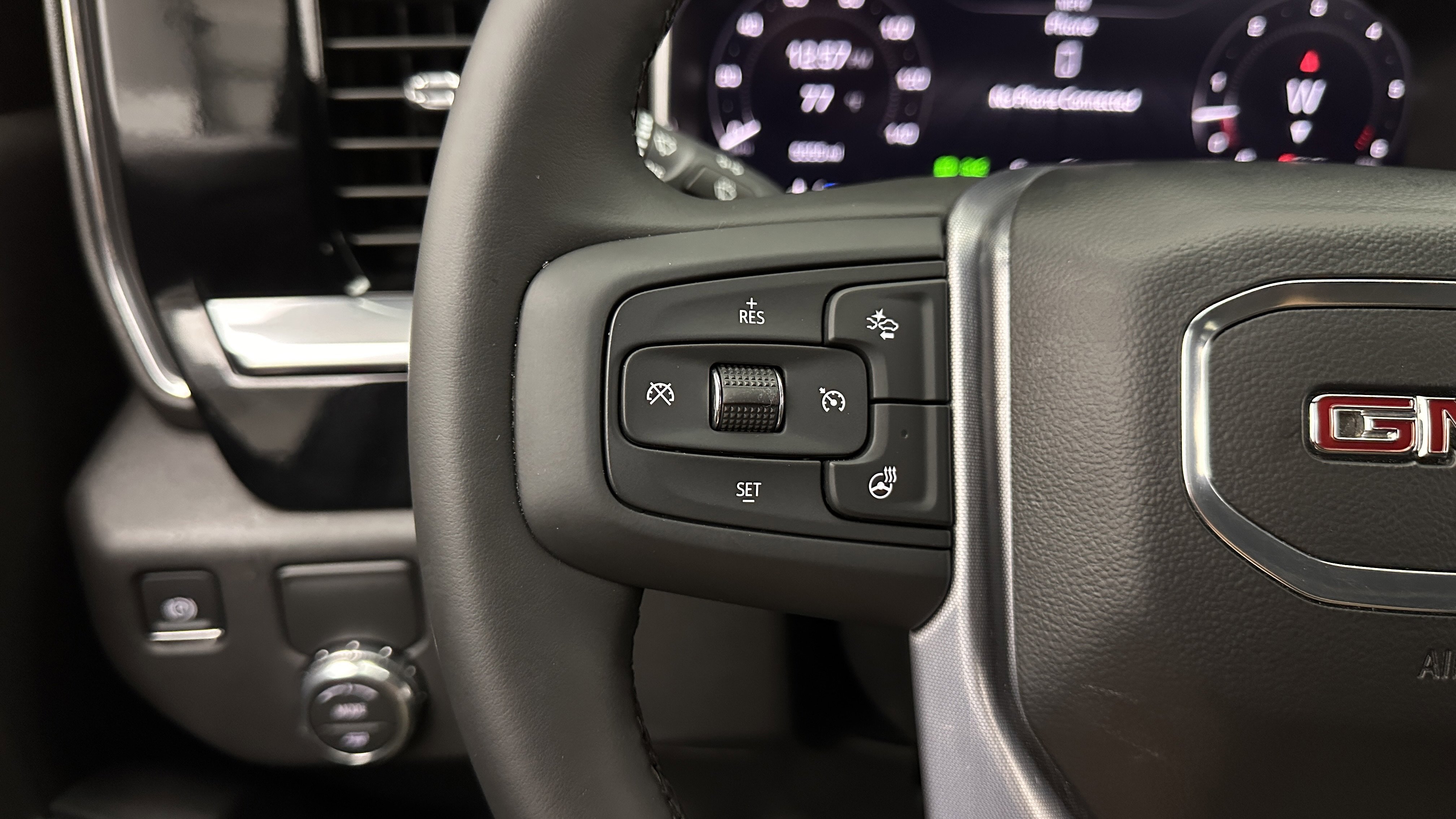 Used 2026 GMC Sierra 1500 SLT RWD image 18