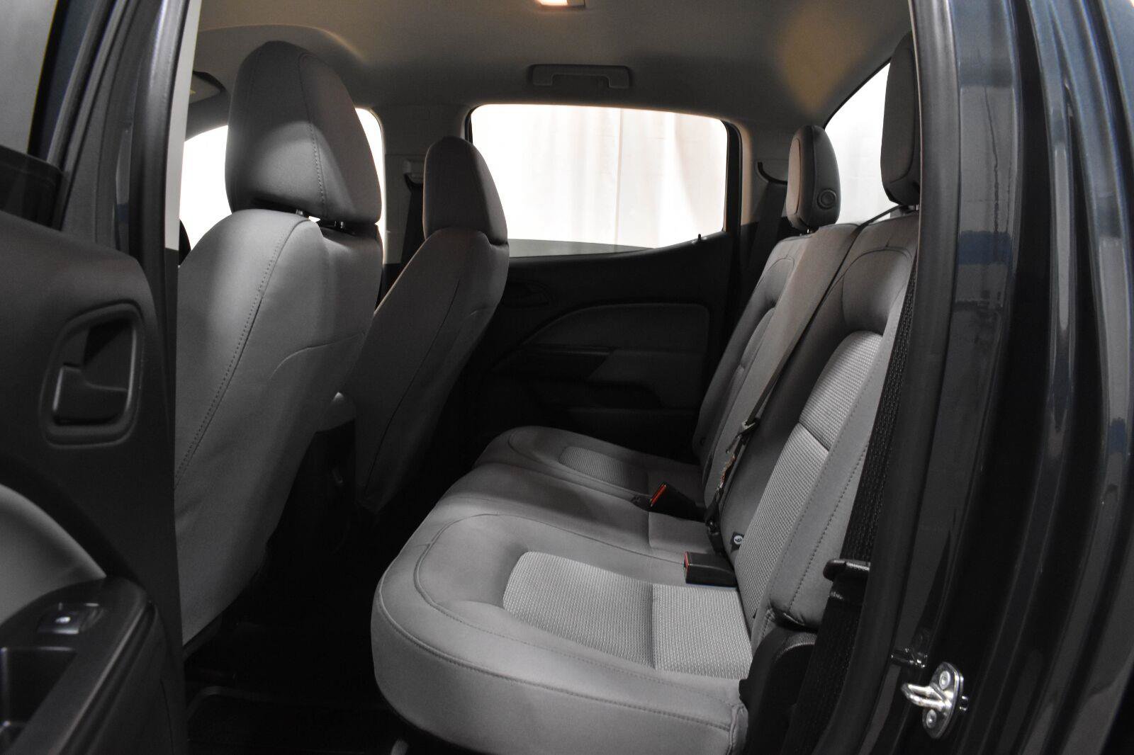 Used 2018 Chevrolet Colorado W/T w/ WT Convenience Package RWD image 4
