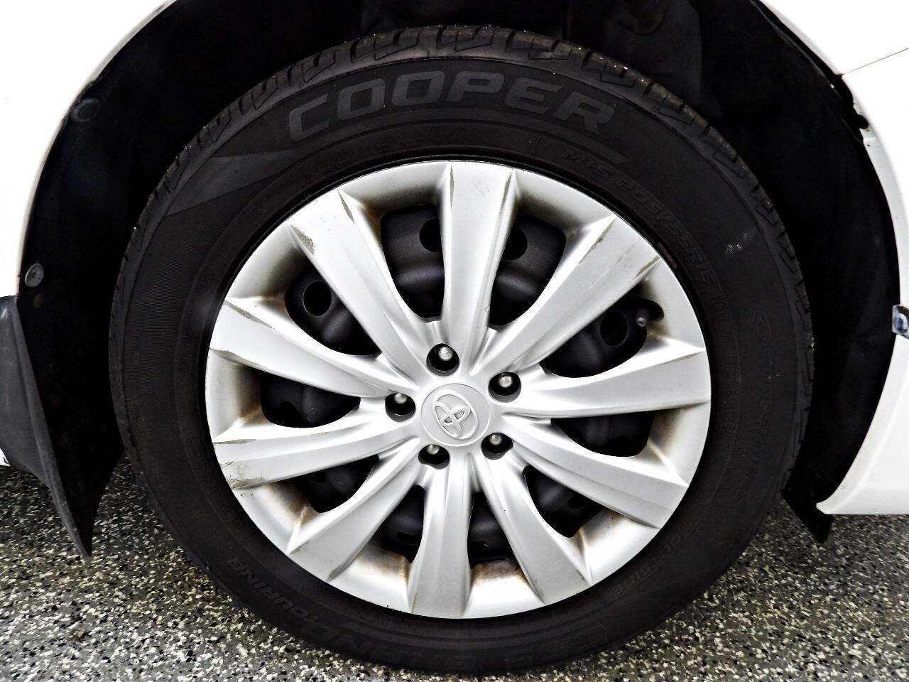 Used 2013 Toyota Corolla LE FWD image 20