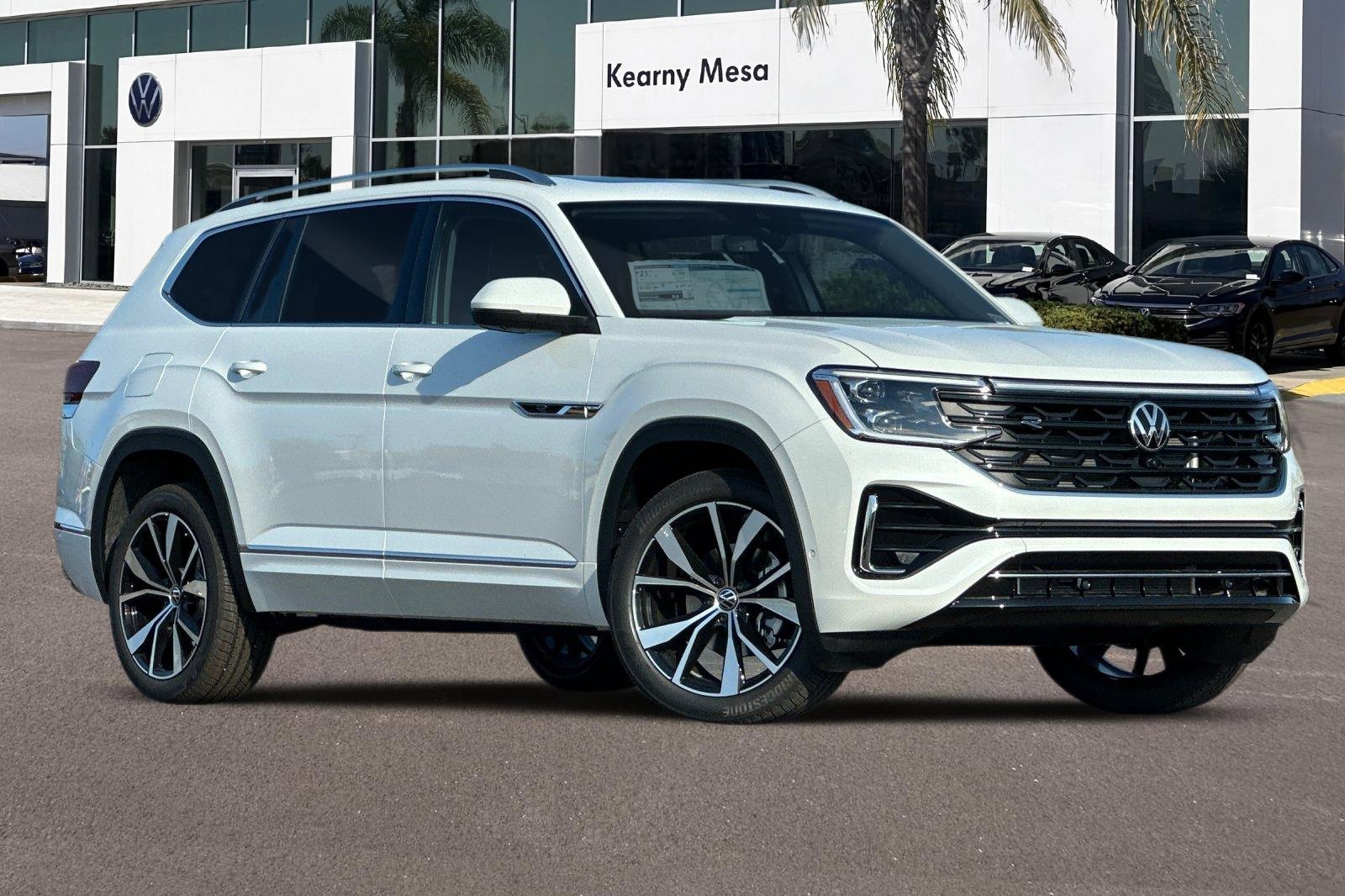 New 2026 Volkswagen Atlas SEL Premium R-Line image 2