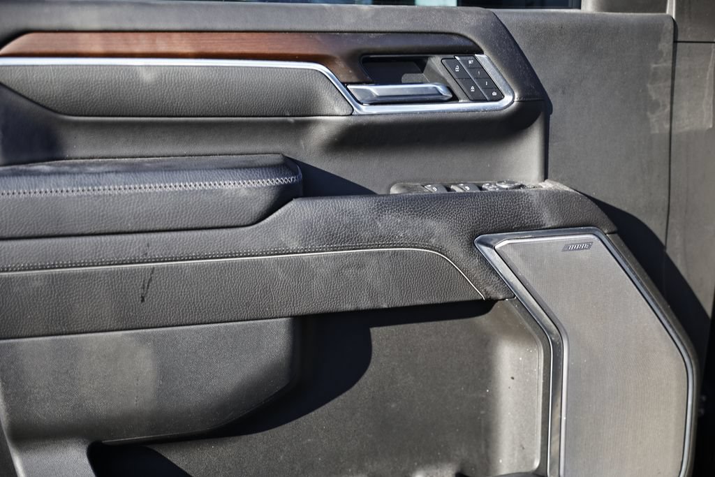 Used 2025 GMC Sierra 3500 Denali w/ Denali Reserve Package AWD/4WD image 4