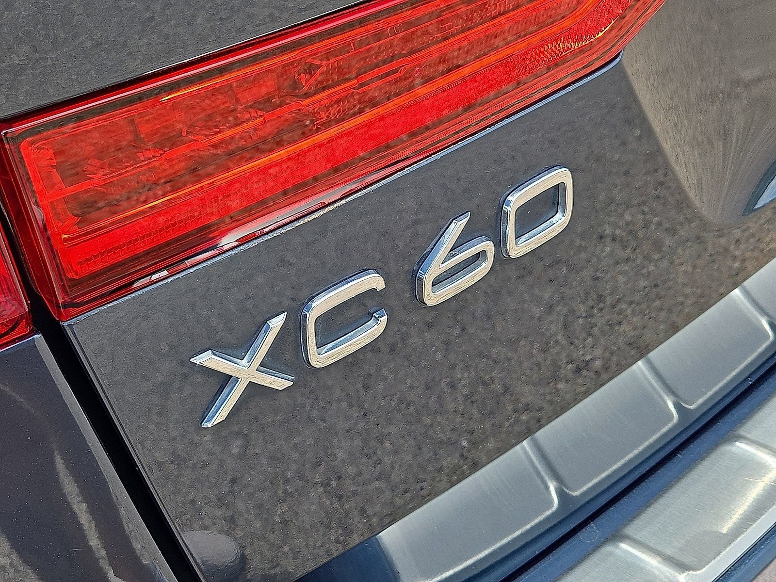 Used 2022 Volvo XC60 B5 Inscription w/ Advanced Package AWD/4WD image 11