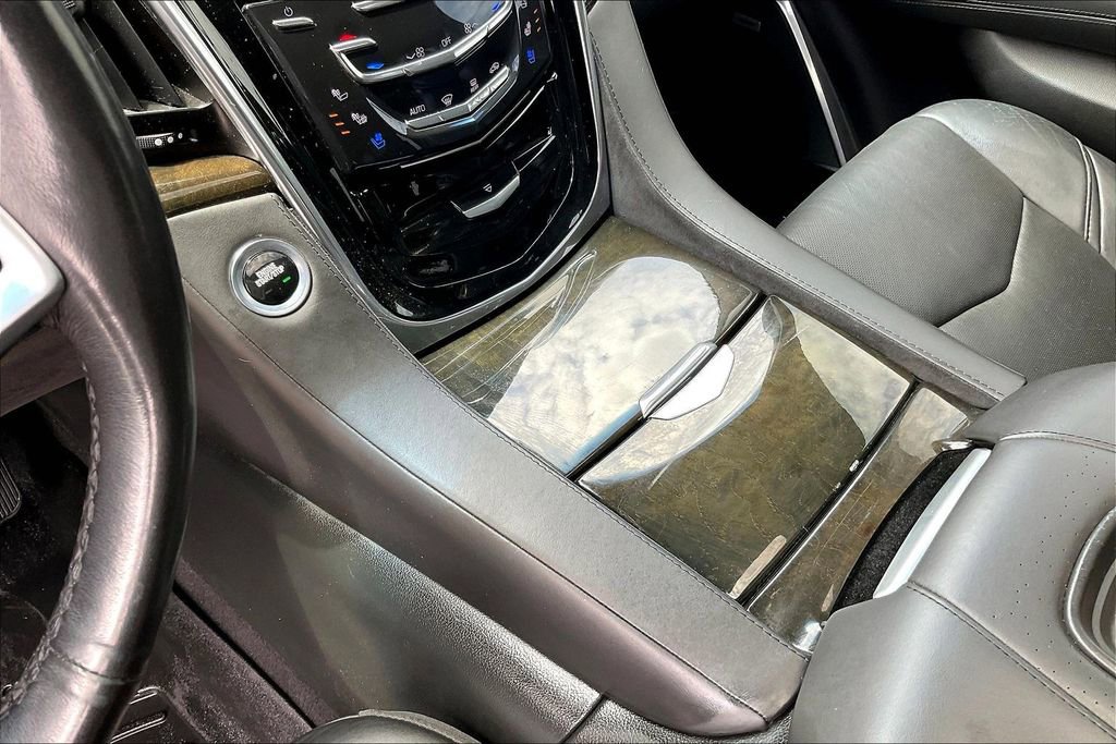 Used 2019 Cadillac Escalade ESV Platinum AWD/4WD image 19