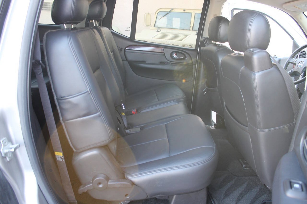 Used 2005 GMC Envoy XL SLT RWD image 24