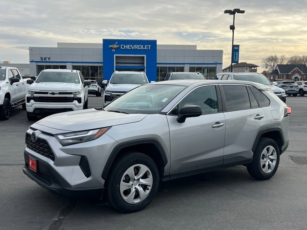 Used 2024 Toyota RAV4 LE AWD/4WD image 1
