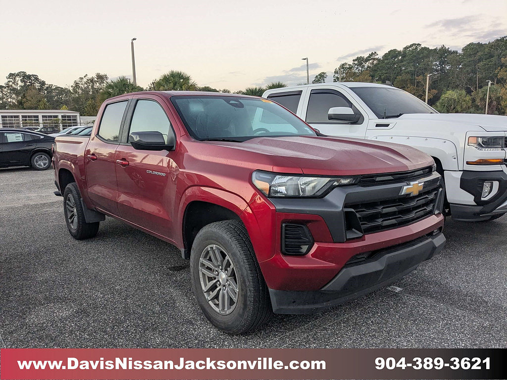 Used 2023 Chevrolet Colorado LT RWD image 3