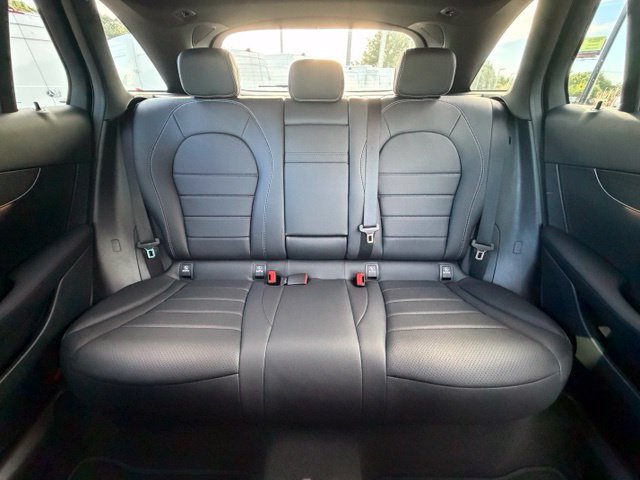 Used 2022 Mercedes-Benz GLC 300 4MATIC w/ Multimedia Package Lite image 16