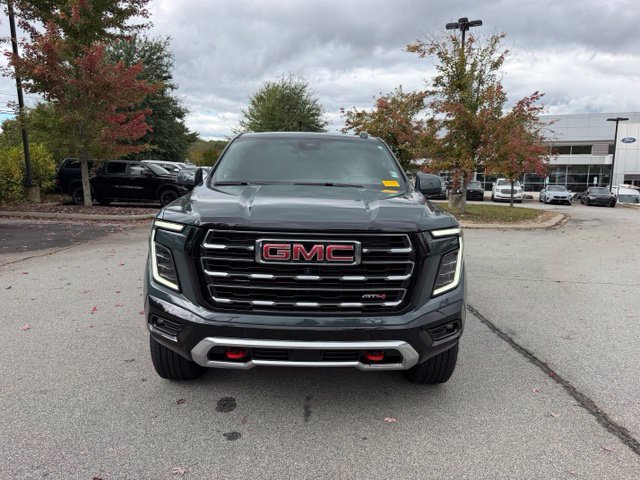 Used 2025 GMC Yukon XL AT4 w/ AT4 Premium Package AWD/4WD image 8