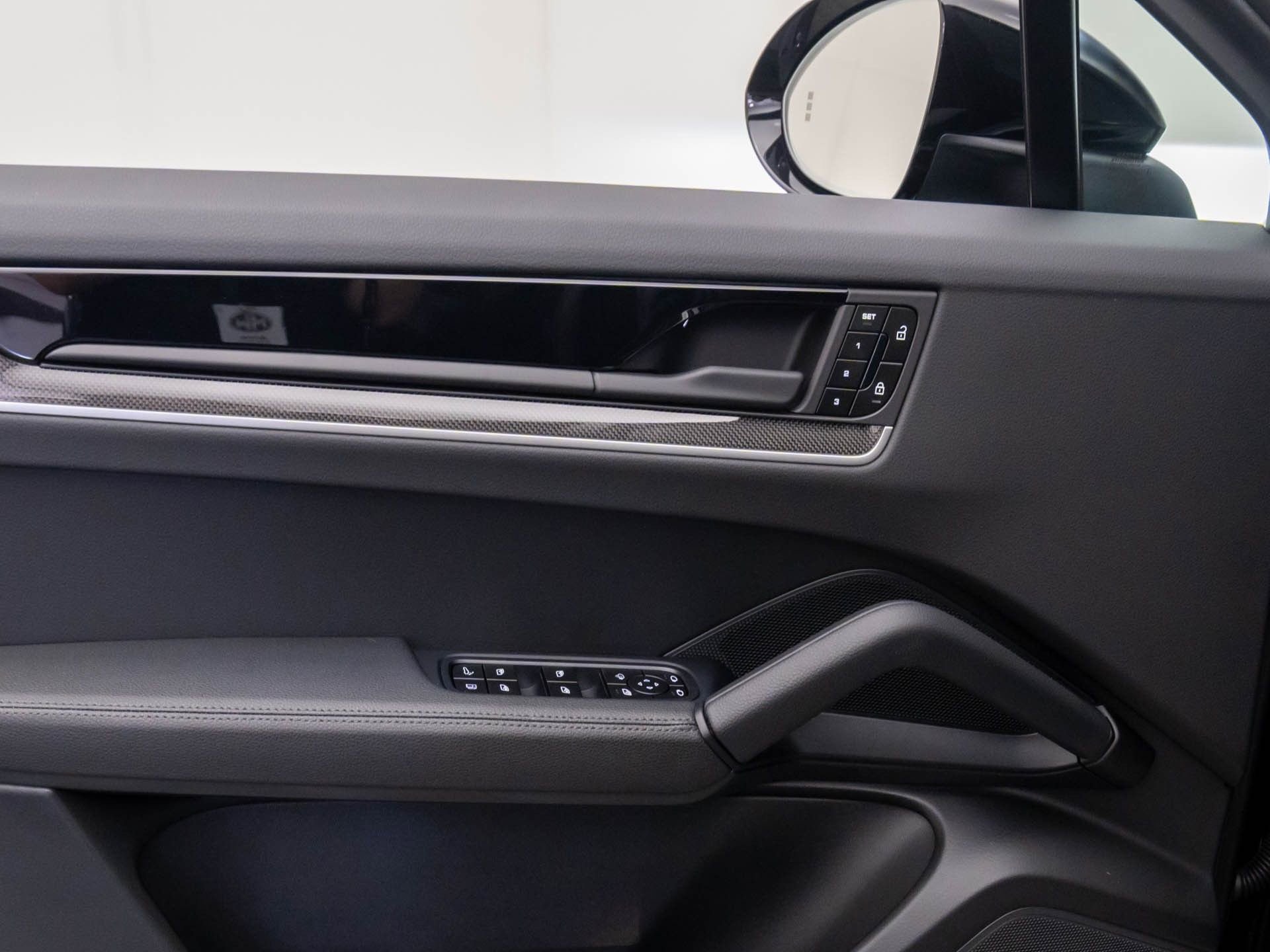 New 2025 Porsche Cayenne E-Hybrid Coupe image 14