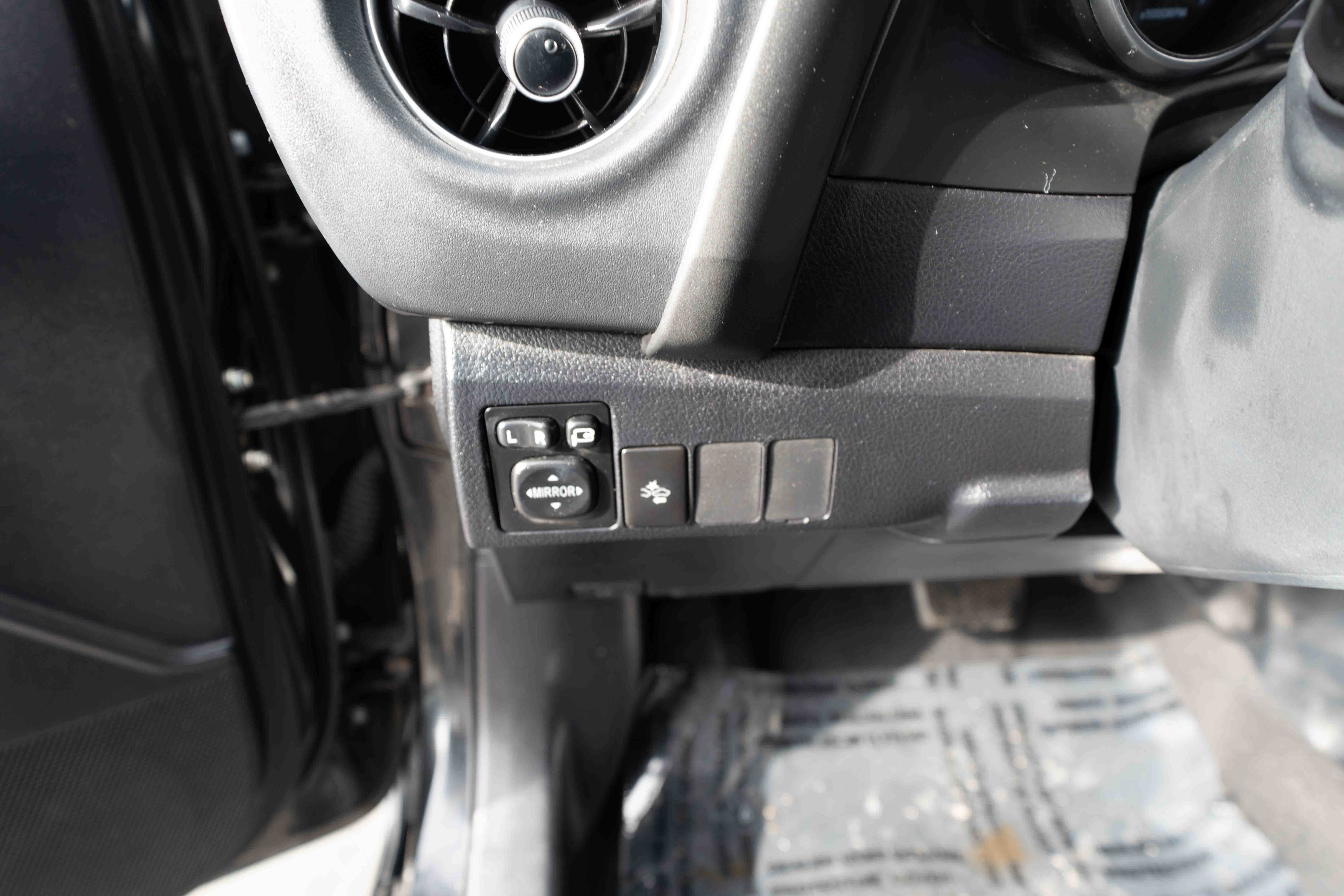 Used 2018 Toyota Corolla iM image 11