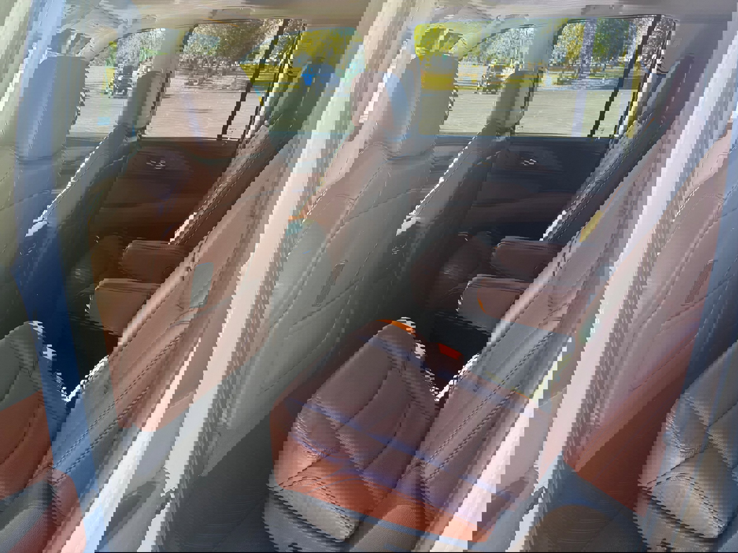 Used 2019 Cadillac Escalade ESV Premium Luxury image 21