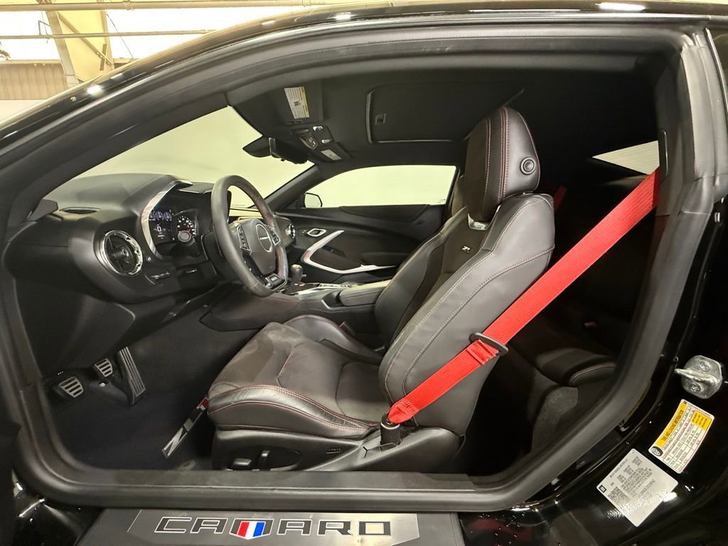 Used 2020 Chevrolet Camaro ZL1 image 17