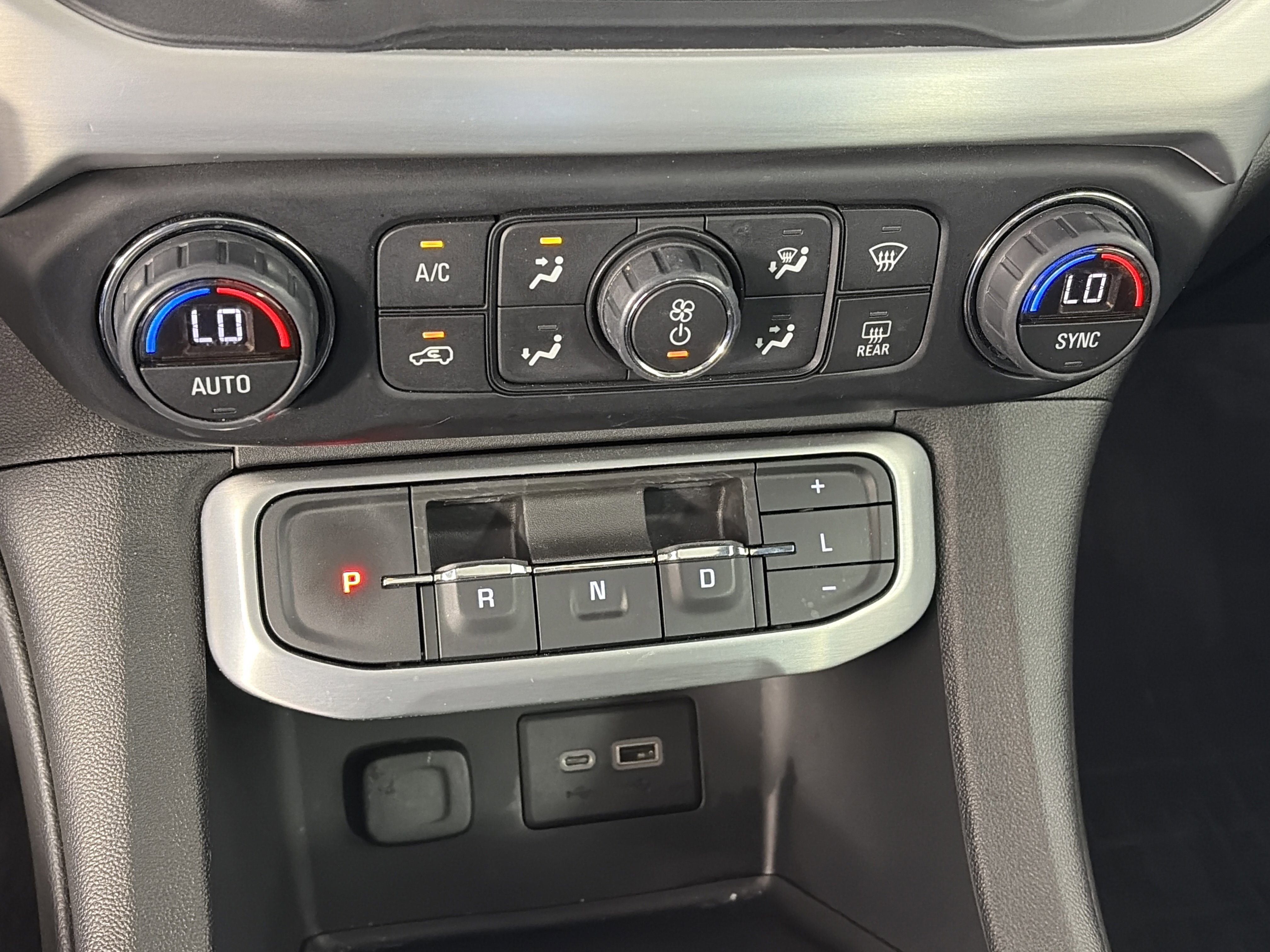Used 2021 GMC Acadia SLE w/ Driver Convenience Package FWD image 26