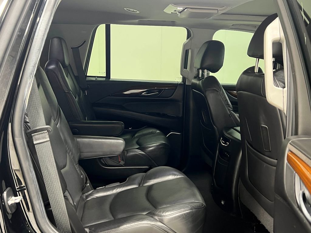 Used 2018 Cadillac Escalade Premium Luxury w/ LPO, Radiant Package AWD/4WD image 38