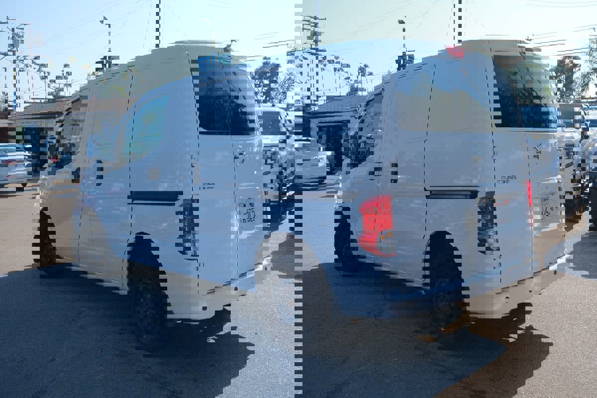 Used 2021 Nissan NV200 SV w/ Back Door Glass Package image 4