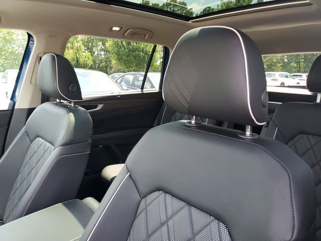 New 2026 Volkswagen Atlas SEL Premium R-Line image 18