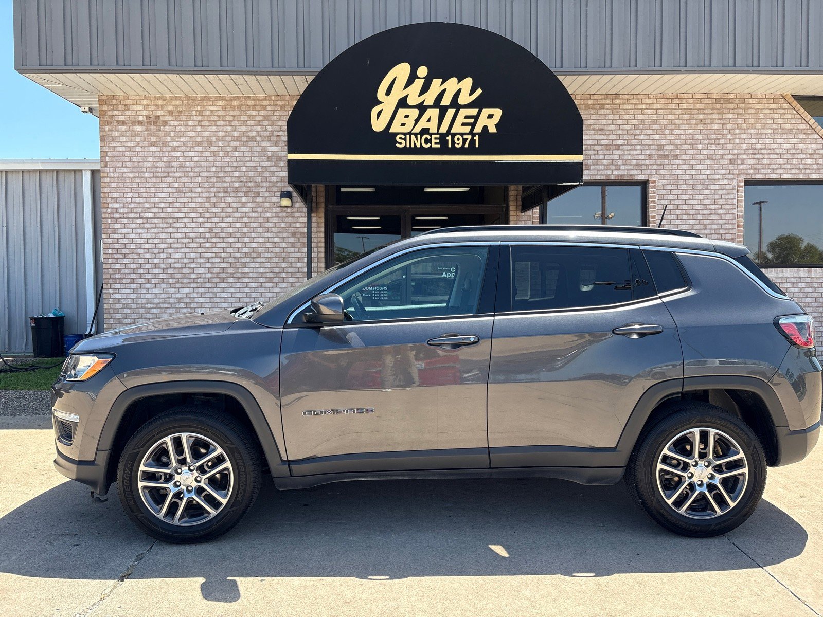 Used 2020 Jeep Compass Latitude image 2