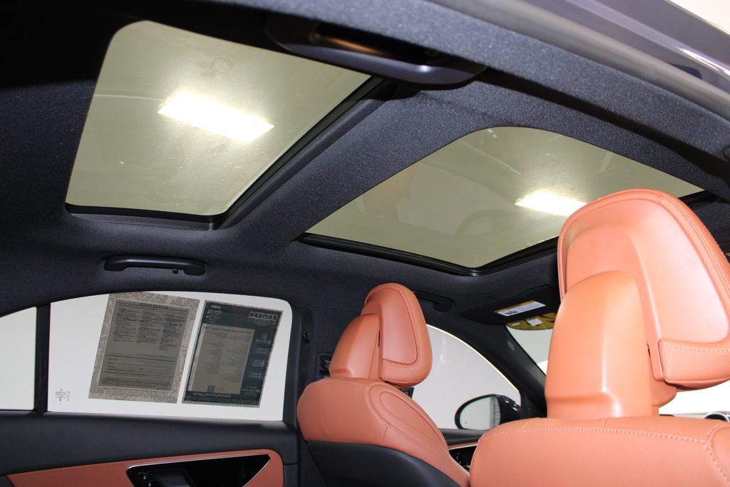Used 2024 Mercedes-Benz C 300 Sedan image 32