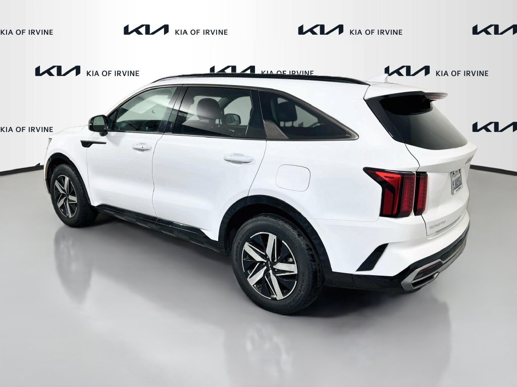 Certified 2023 Kia Sorento EX w/ Panoramic Sunroof Package FWD image 6