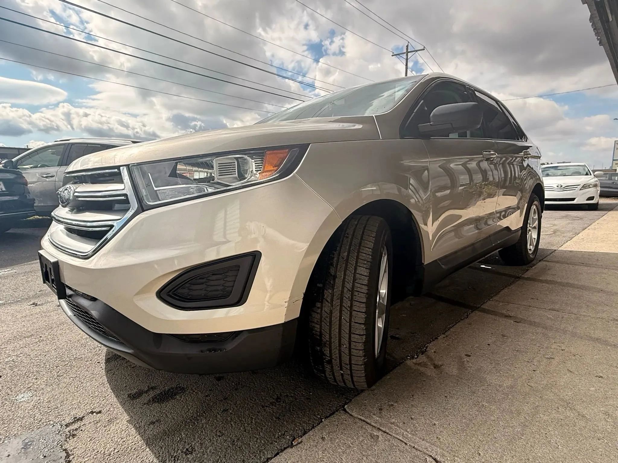 Used 2017 Ford Edge SE AWD/4WD image 3
