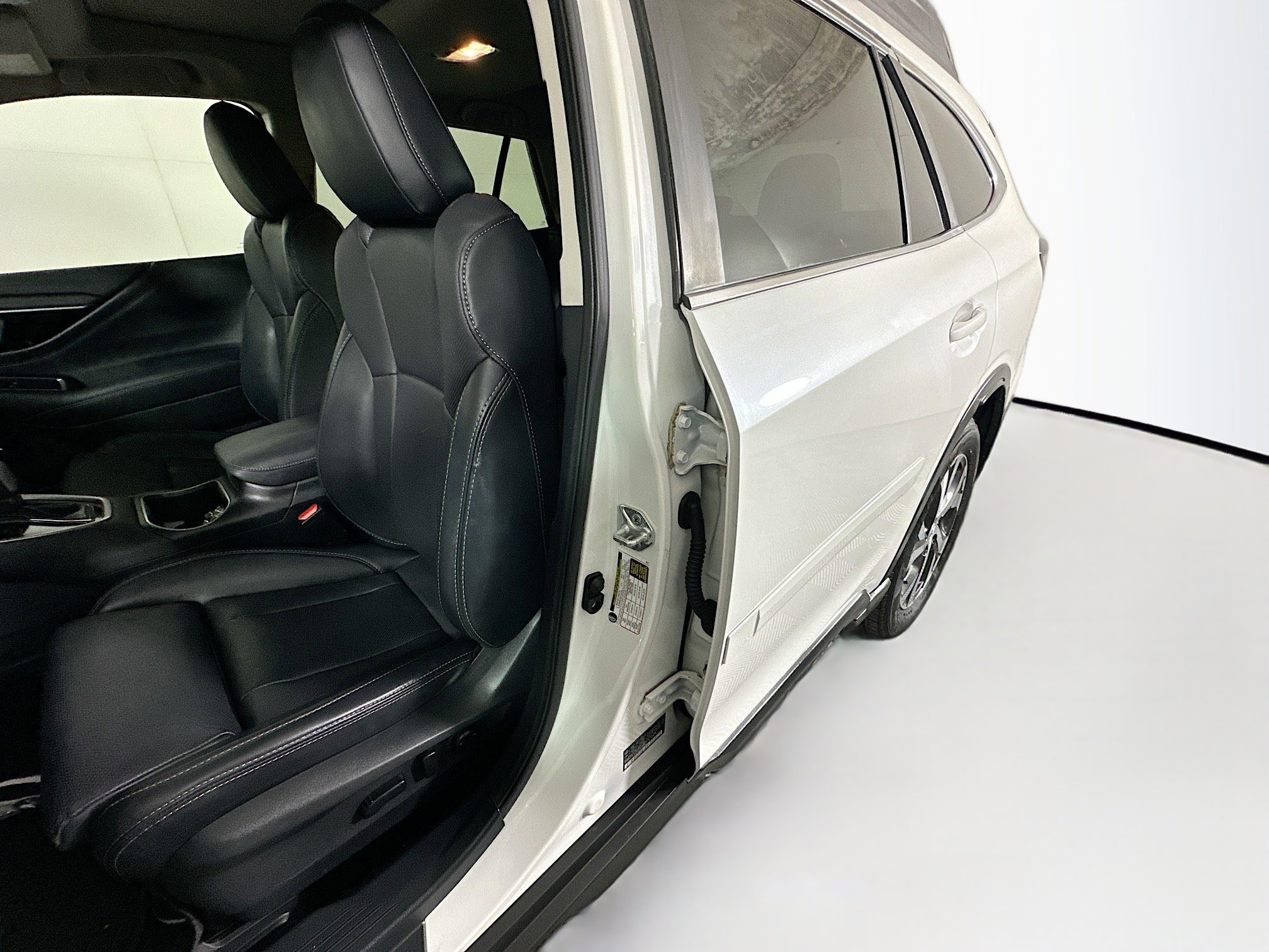 Used 2022 Subaru Outback Limited AWD/4WD image 12
