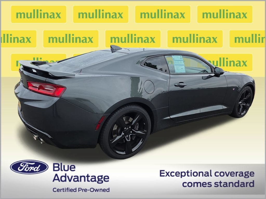 Used 2018 Chevrolet Camaro SS RWD image 3