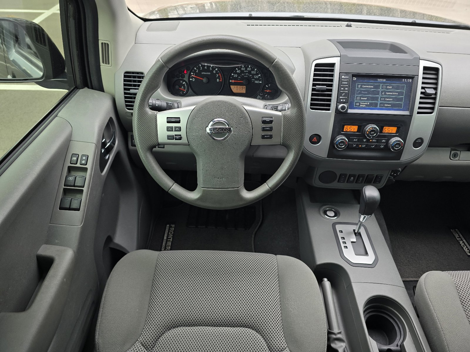 Used 2020 Nissan Frontier SV w/ Midnight Edition Floor Mats image 16