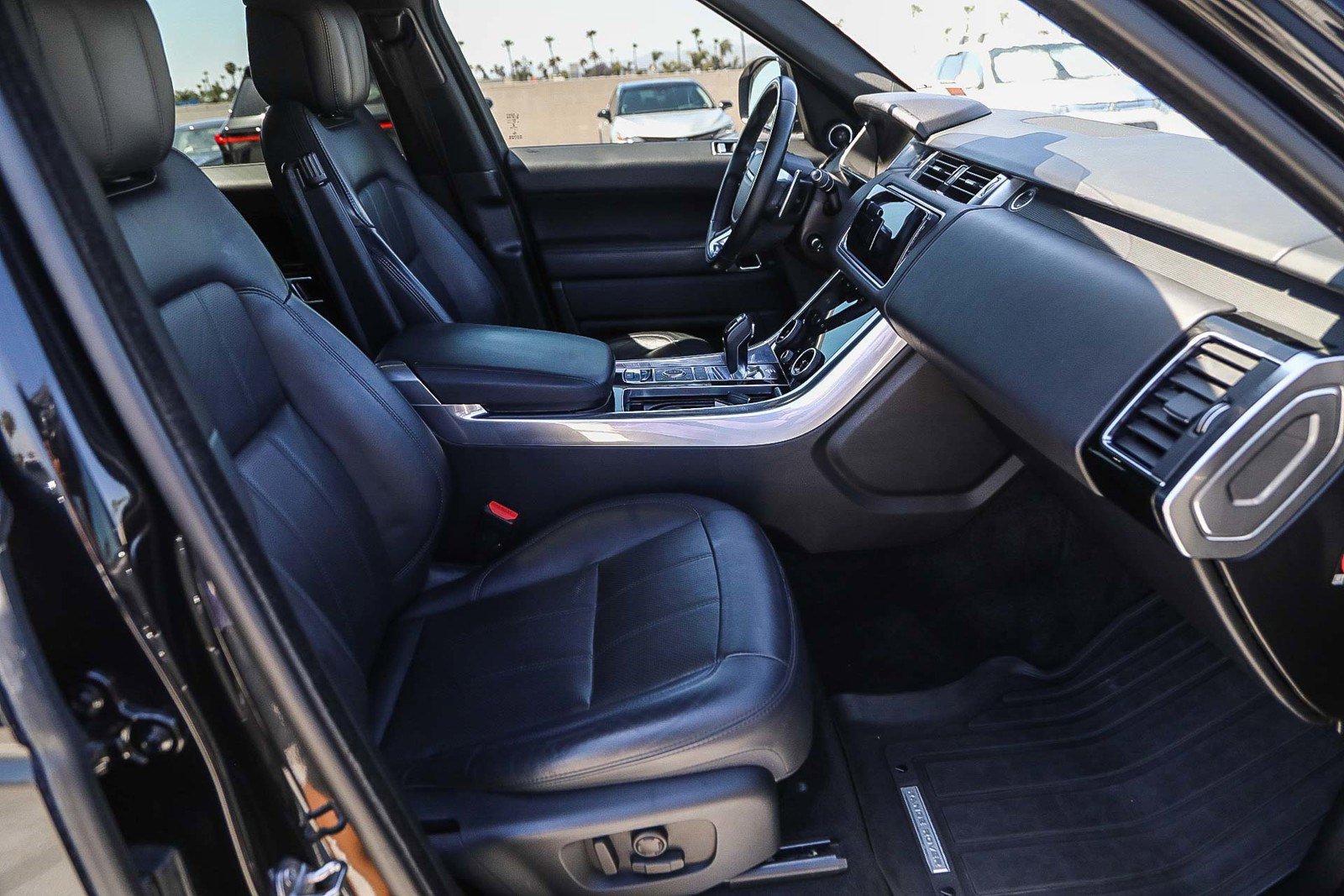 Used 2018 Land Rover Range Rover Sport Supercharged AWD/4WD image 16