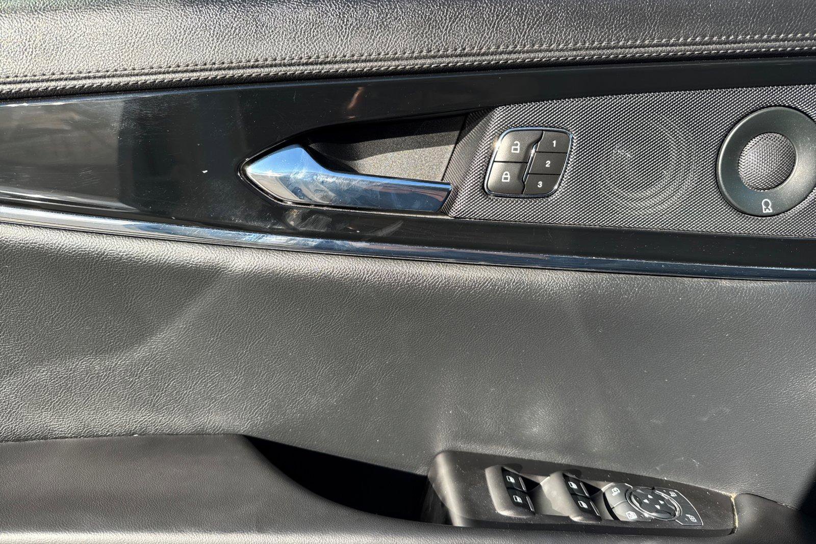 Used 2023 Lincoln Nautilus Reserve w/ Luxury Package image 13