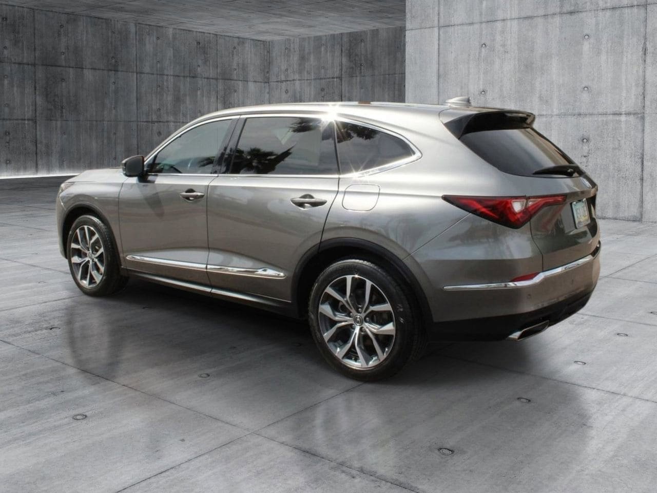 Used 2023 Acura MDX FWD w/ Technology Package image 3