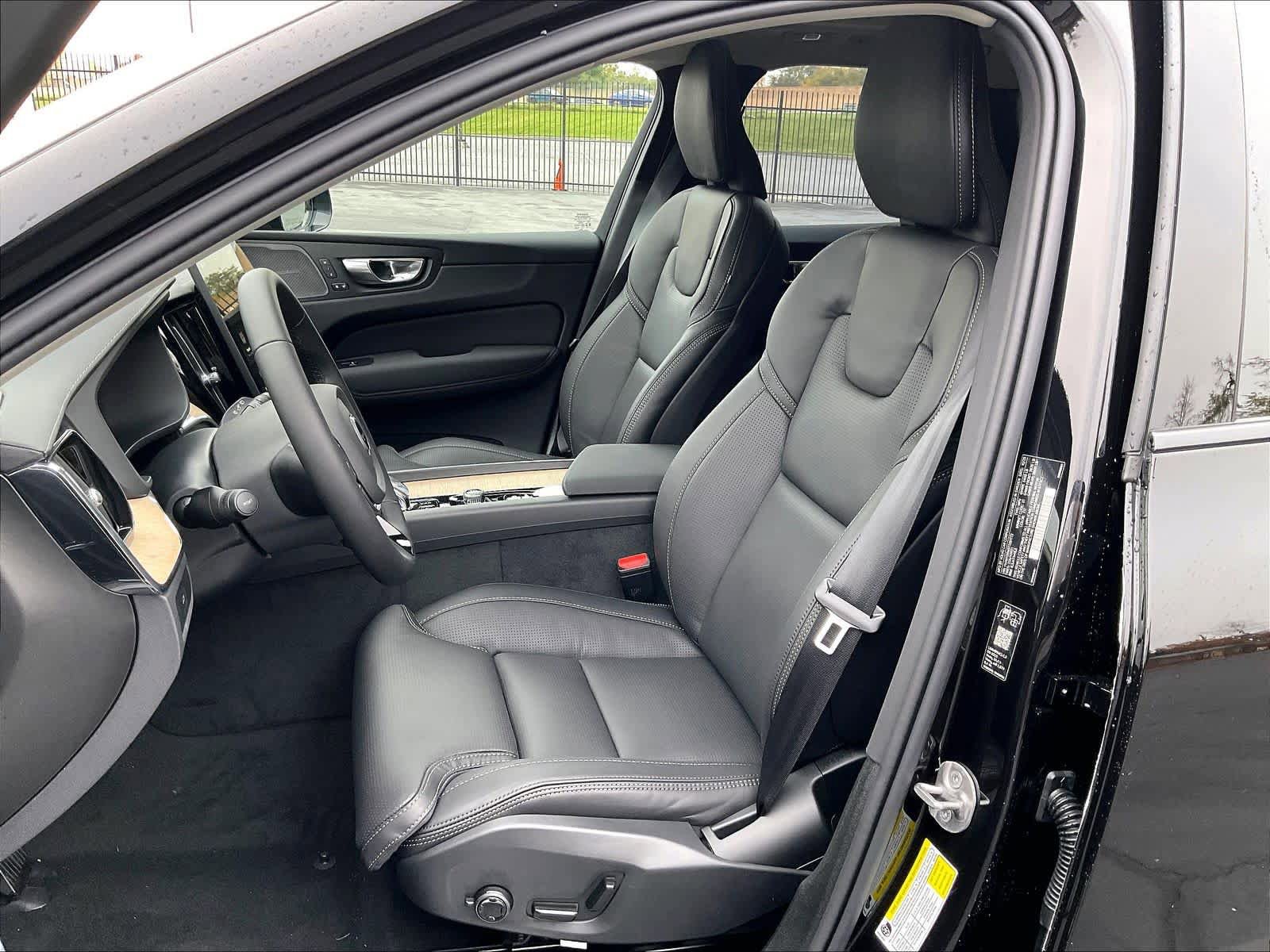 New 2026 Volvo XC60 B5 Ultra w/ Climate Package AWD/4WD image 11