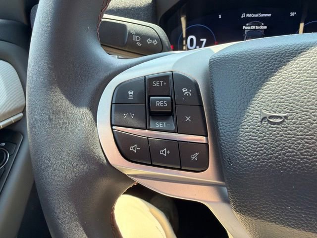 Used 2025 Ford Explorer Active RWD image 43