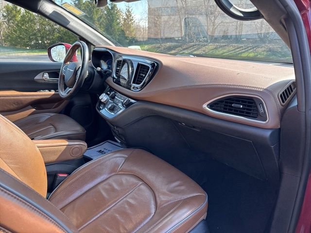 Used 2020 Chrysler Pacifica Limited w/ Advanced Safetytec Group image 29