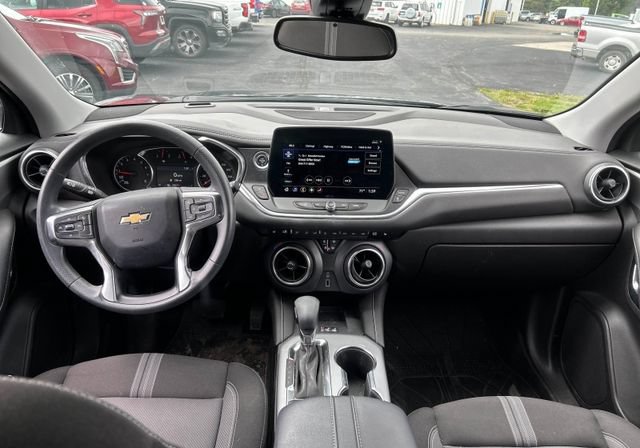 Used 2024 Chevrolet Blazer LT w/ Convenience Package FWD image 7