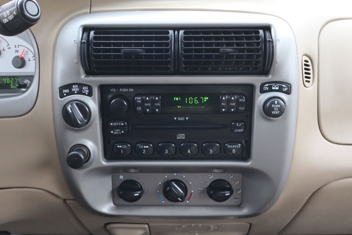 Used 2004 Ford Explorer Sport Trac XLT image 35