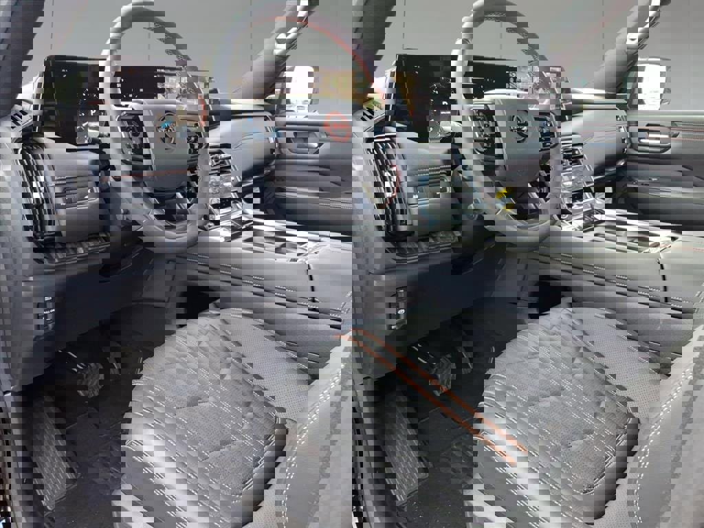 Used 2025 Nissan Armada PRO-4X w/ Pro-4X Premium Package image 13