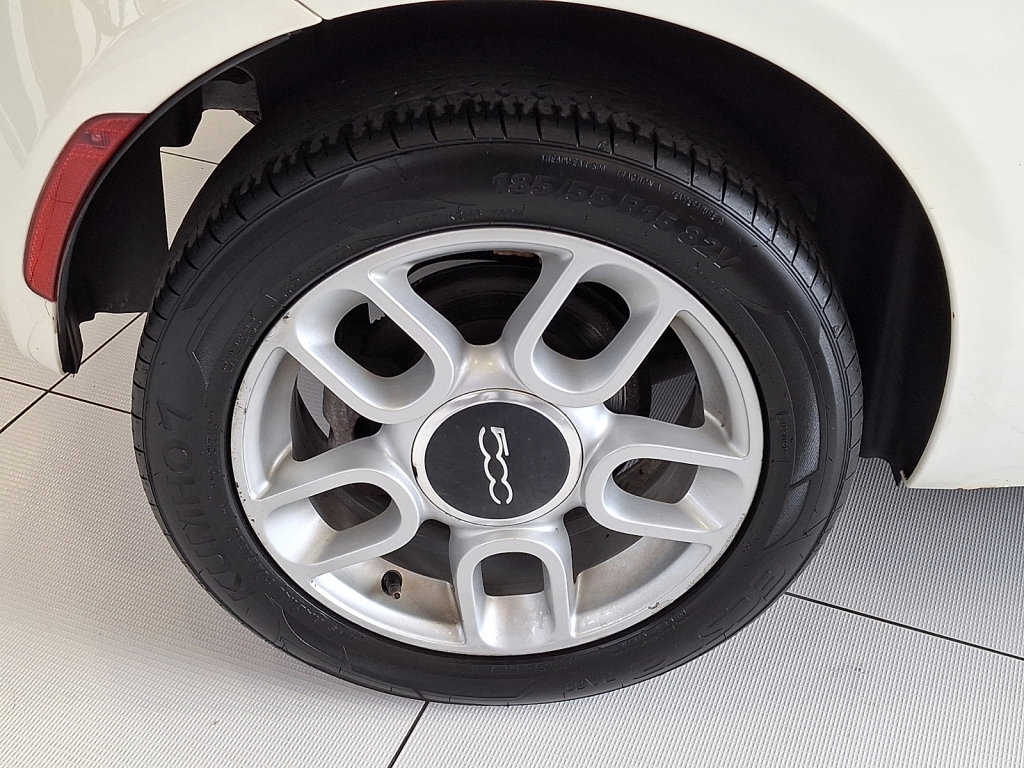 Used 2015 FIAT 500 Pop image 16