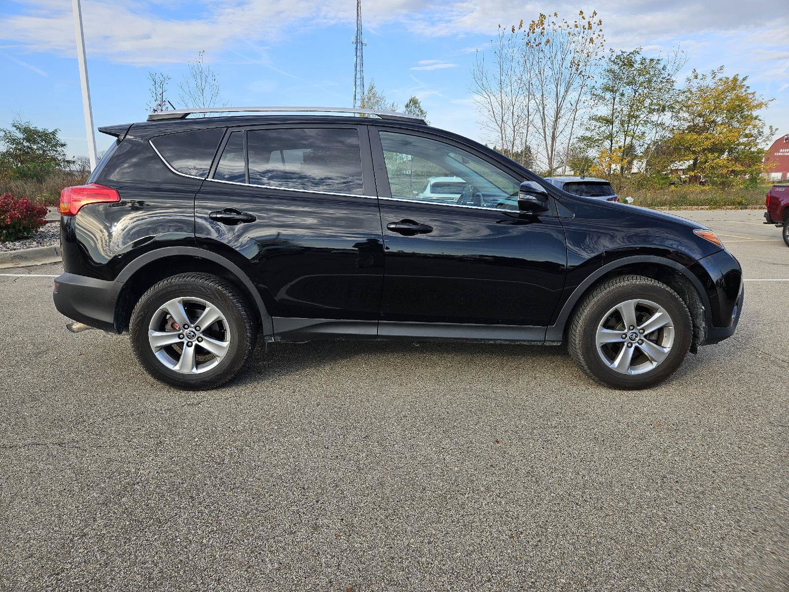 Used 2015 Toyota RAV4 XLE AWD/4WD image 12