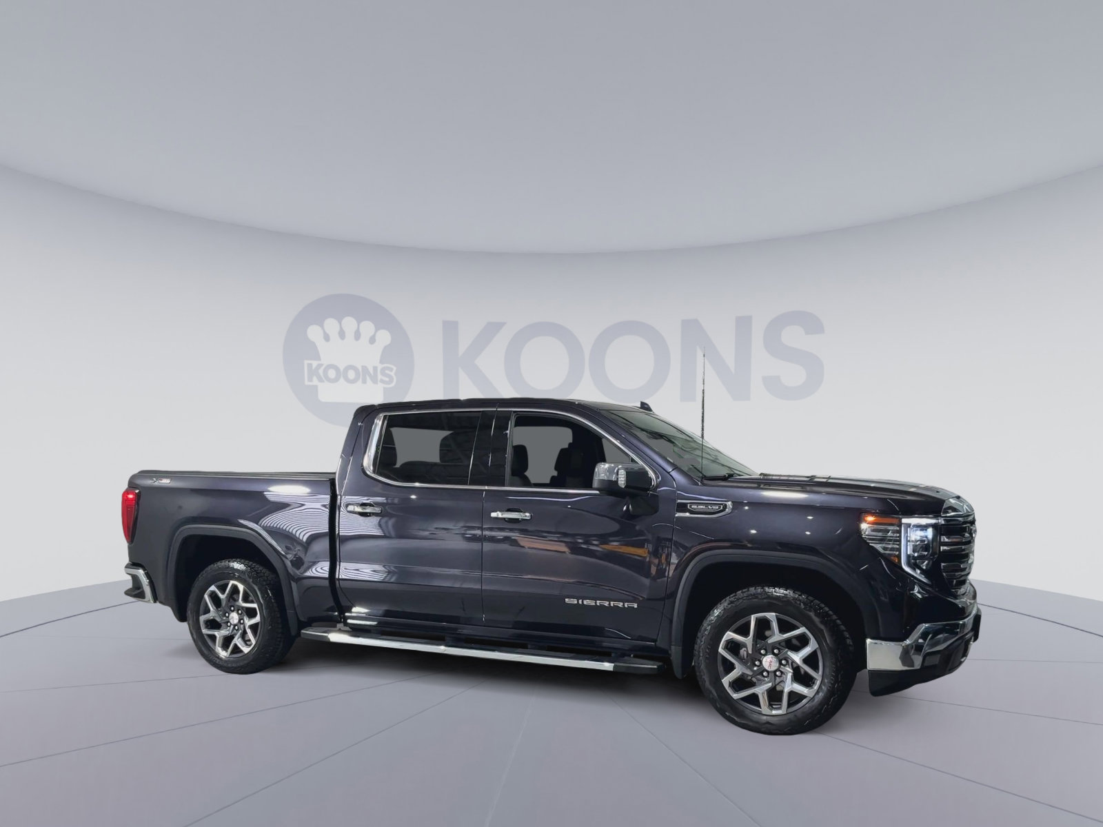 Used 2023 GMC Sierra 1500 SLT w/ SLT Premium Package image 2