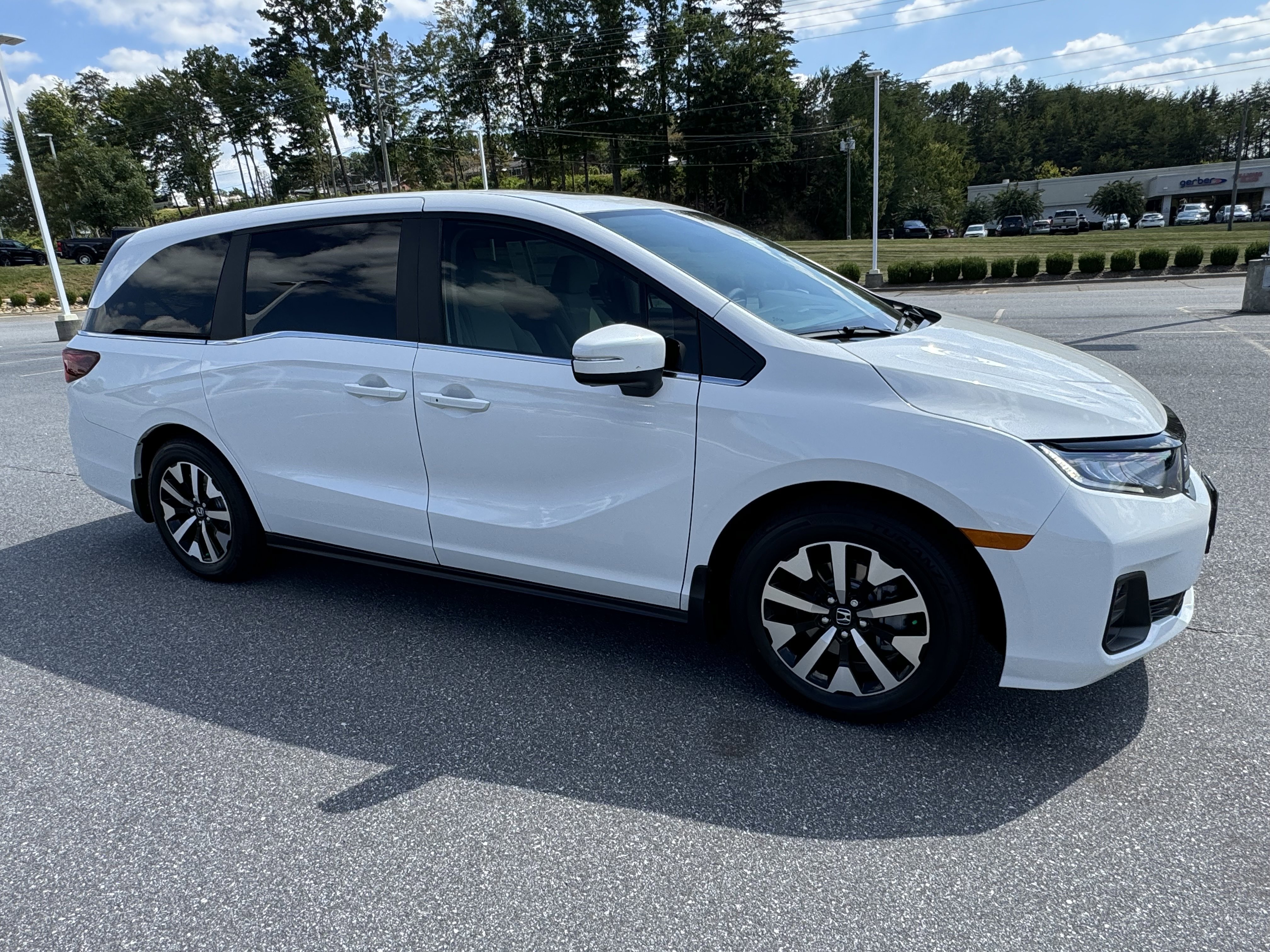 New 2026 Honda Odyssey EX-L image 2