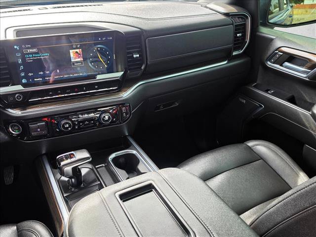 Used 2022 Chevrolet Silverado 1500 RST w/ Convenience Package II AWD/4WD image 19