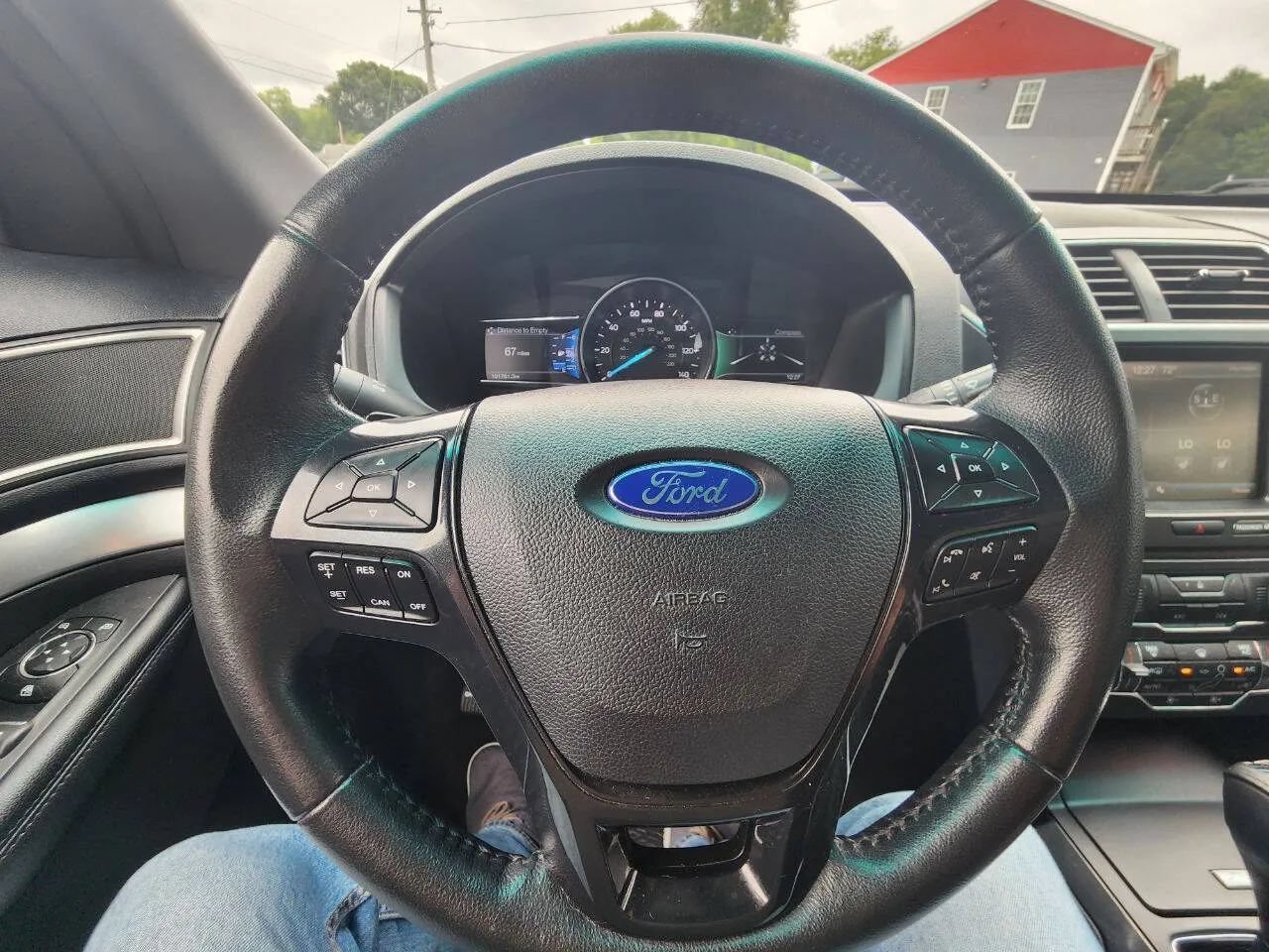 Used 2016 Ford Explorer XLT w/ Equipment Group 202A AWD/4WD image 19
