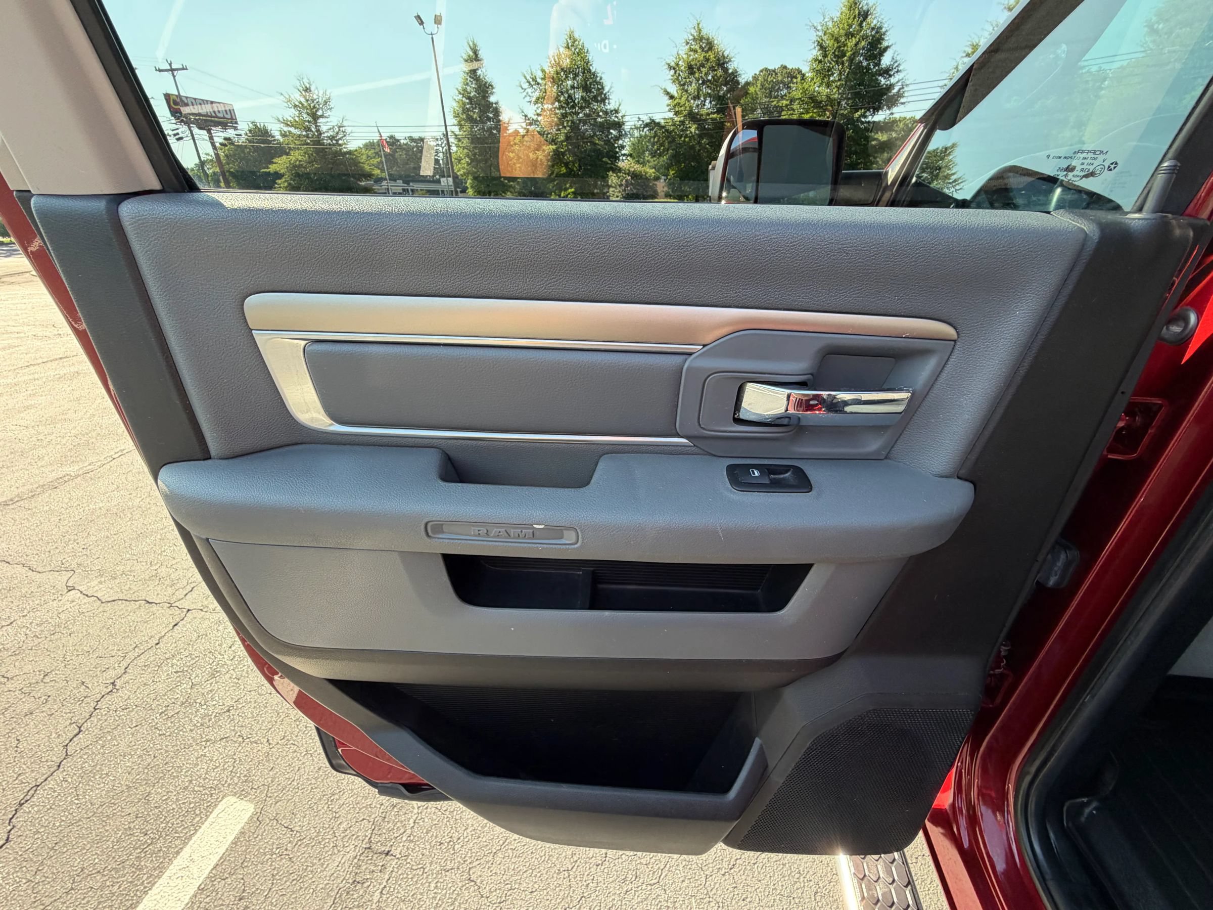 Used 2014 RAM 3500 Big Horn AWD/4WD image 18